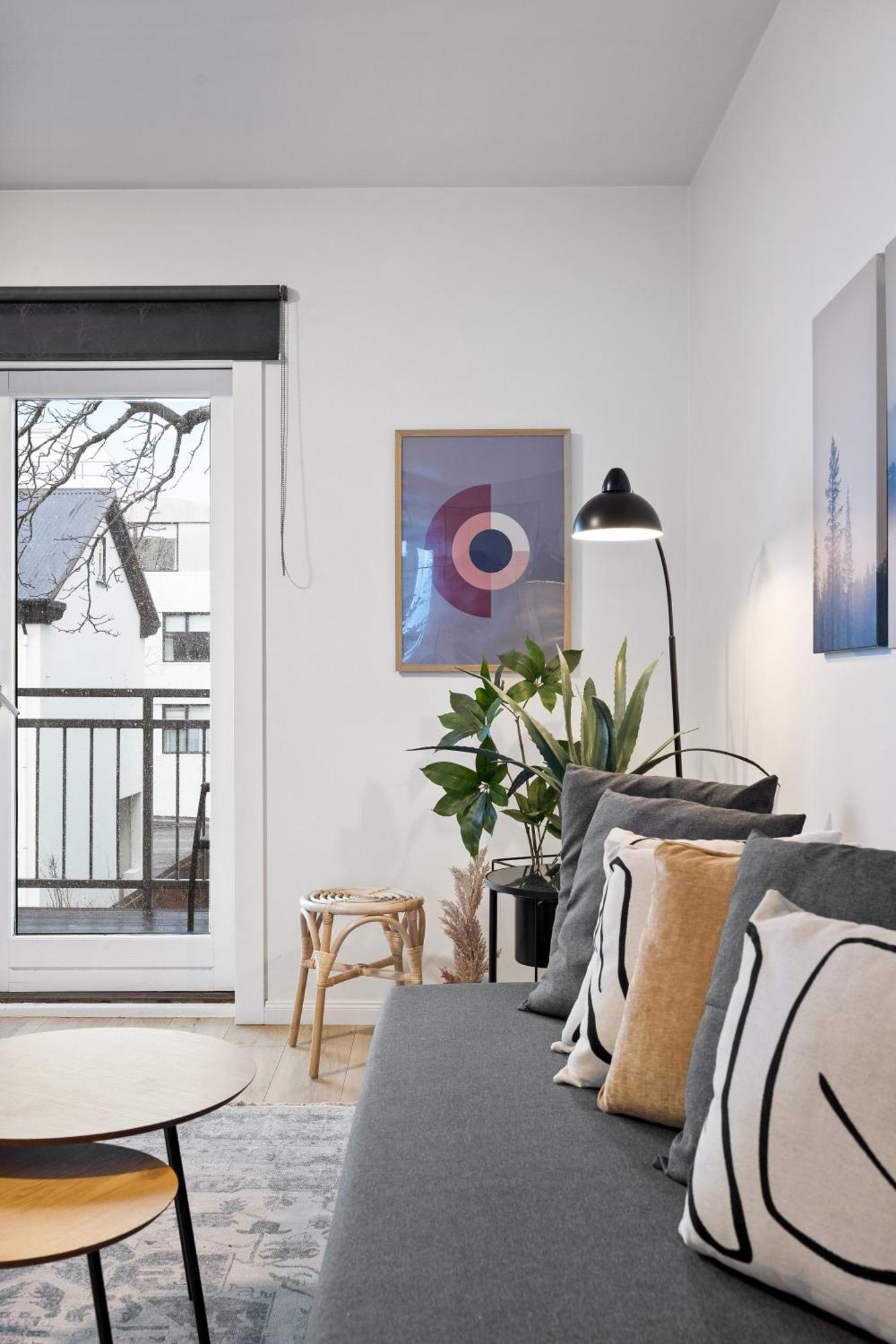 Lokastigur Charming And Inviting Apartment Reykjavík Exteriör bild